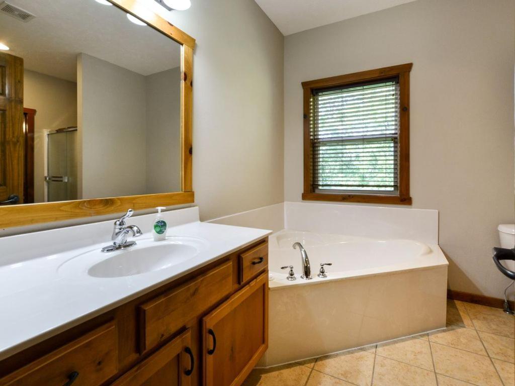 Lodge 243 Branson Bagian luar foto