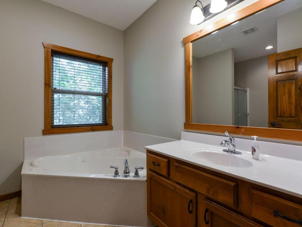 Lodge 243 Branson Bagian luar foto